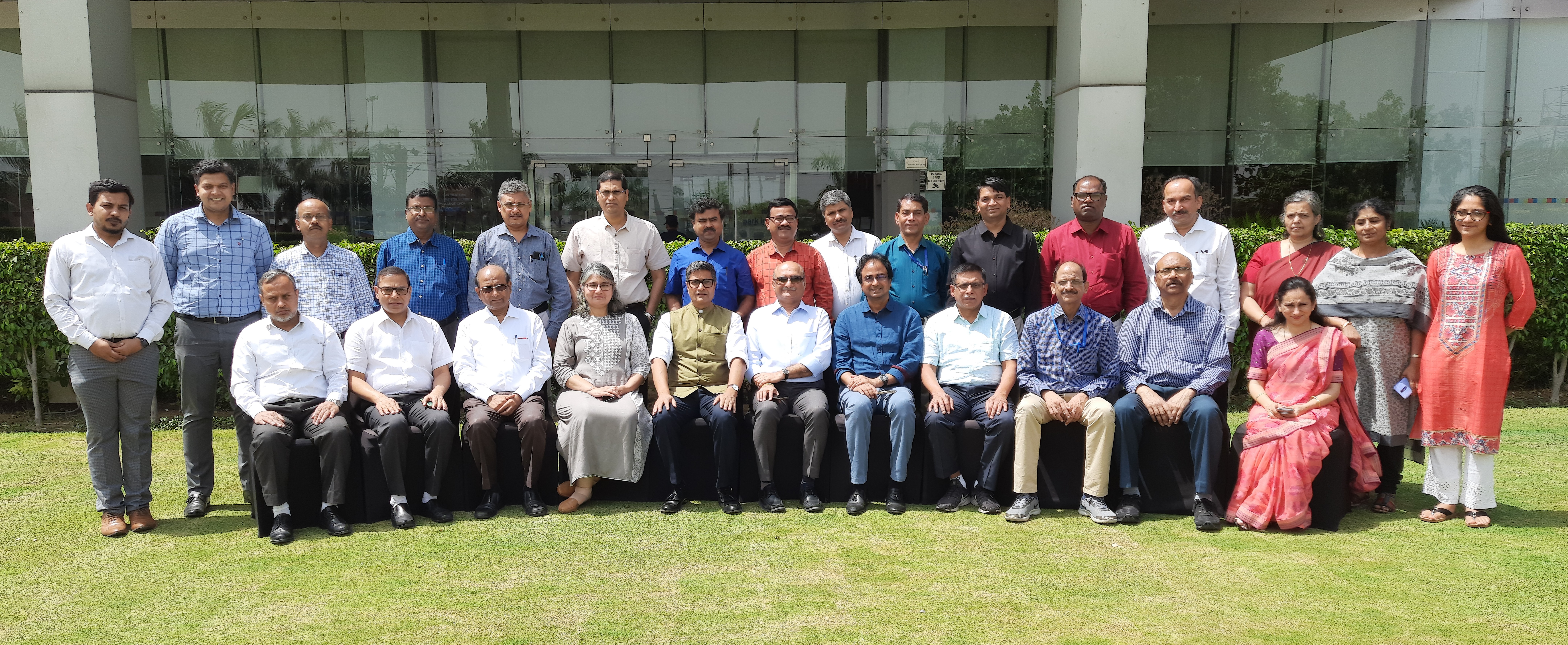 Refresher Senior Officials and Faculty Lawn Group Photo - iFOREST Past Training Session